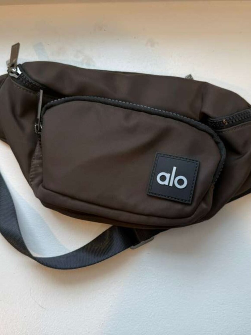 alo Yoga Fanny Pack Bag Espresso